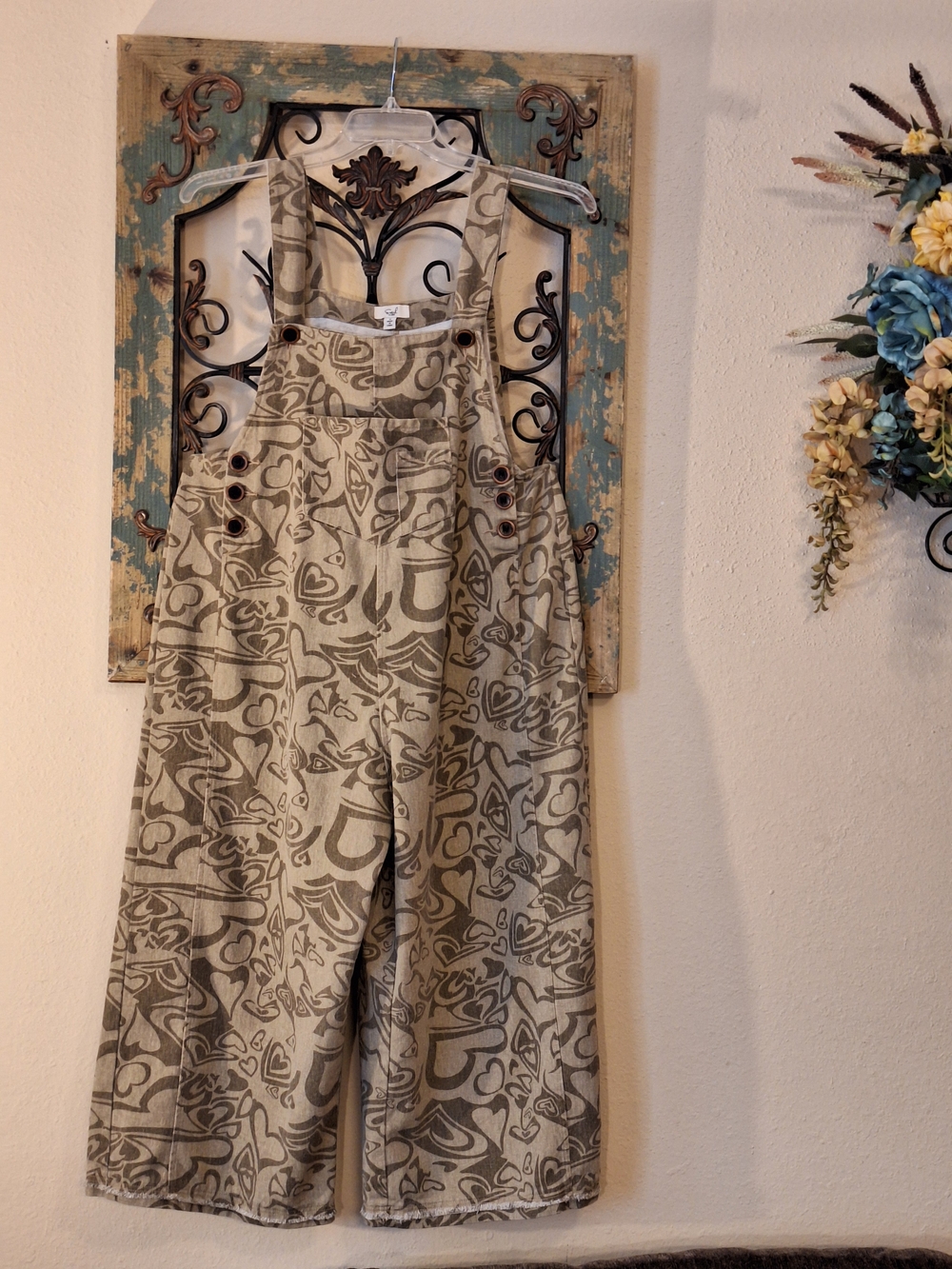 easel Olive Abstract-Print Wide Leg Overalls. NWOT Size Small - Picture 6 of 14